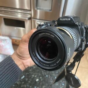 Fujifim Finepix S9100 Digital Point&Shoot camera w/strap working